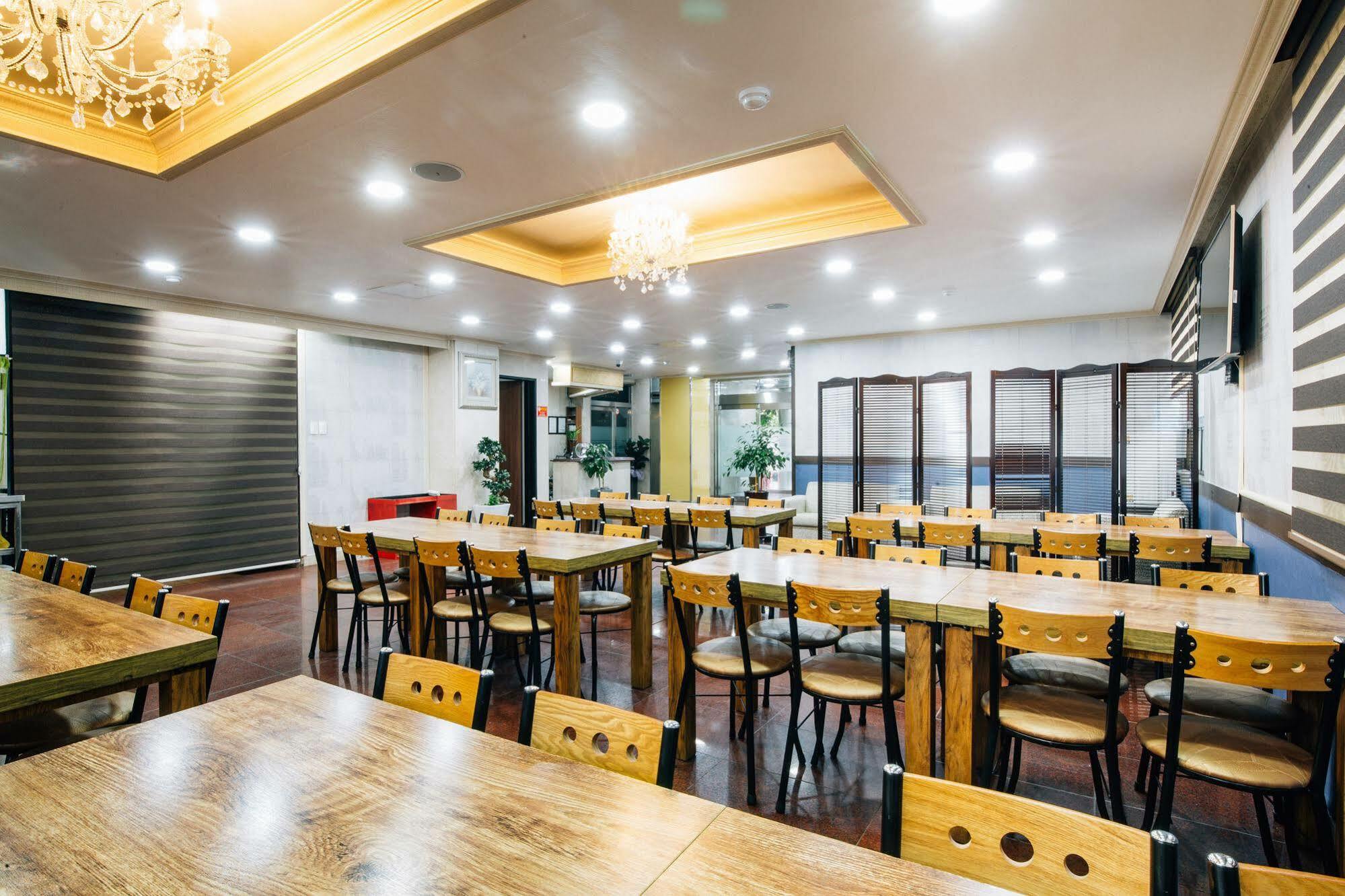 Oakra Hotel Чеджудо Экстерьер фото