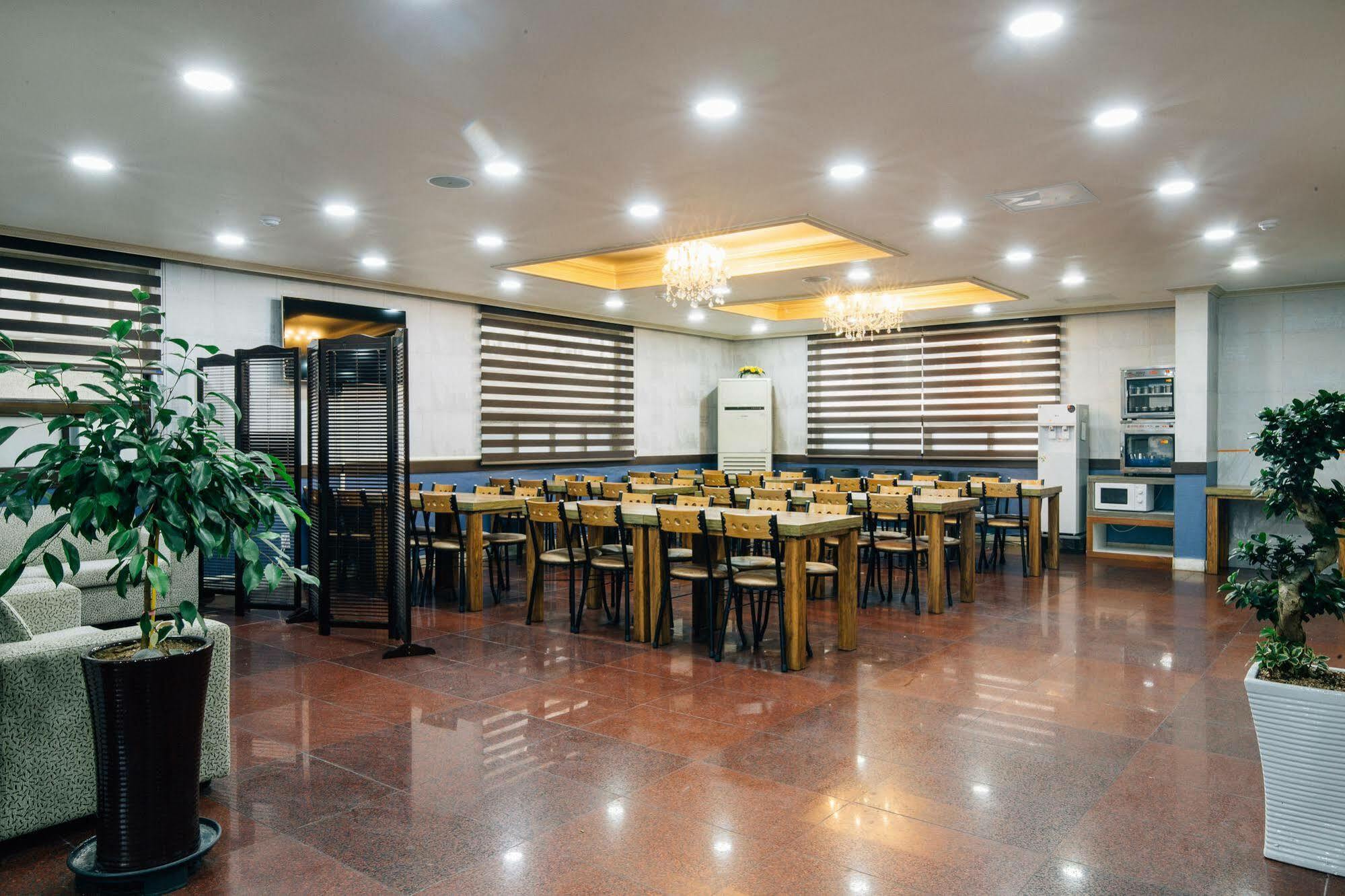 Oakra Hotel Чеджудо Экстерьер фото